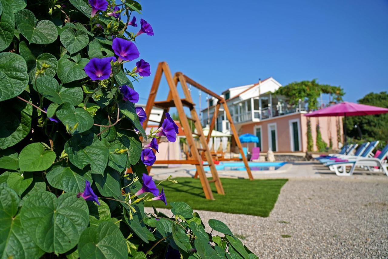 Holiday Home Perunika Zezevica Eksteriør billede